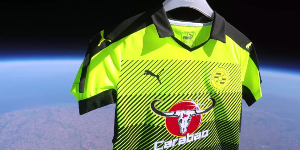 Promosi, Klub Ini Terbangkan Jersey ke Lapisan Stratosfer