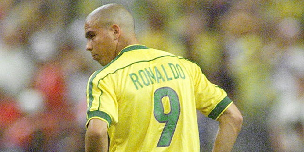 Dream Team Versi Ronaldo: Messi In, CR7 Out
