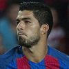 Pukul Kepala Lawan, Suarez Selamat dari Hukuman