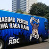 Owi-Butet Diarak Menuju Istana Negara Pakai Bus 'Bekas' Persib