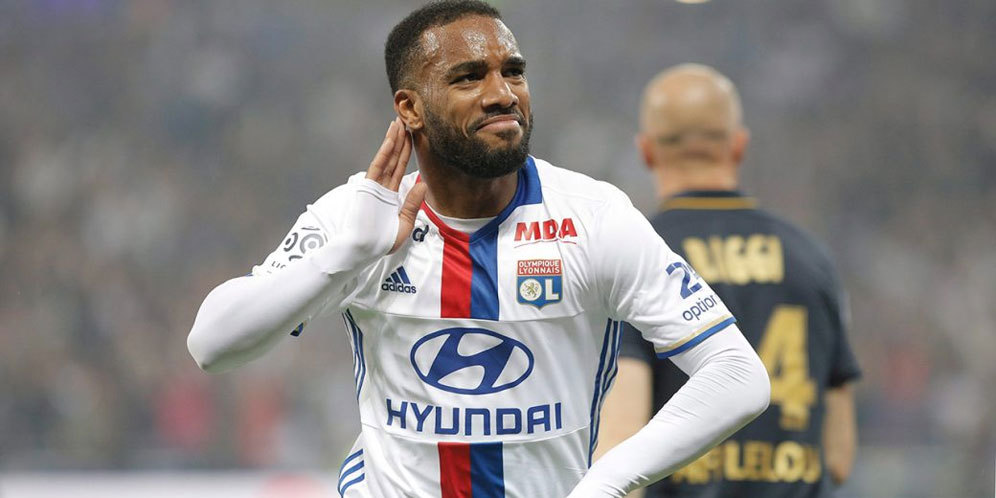 Perkuat Lini Serang, Liverpool Bidik Lacazette