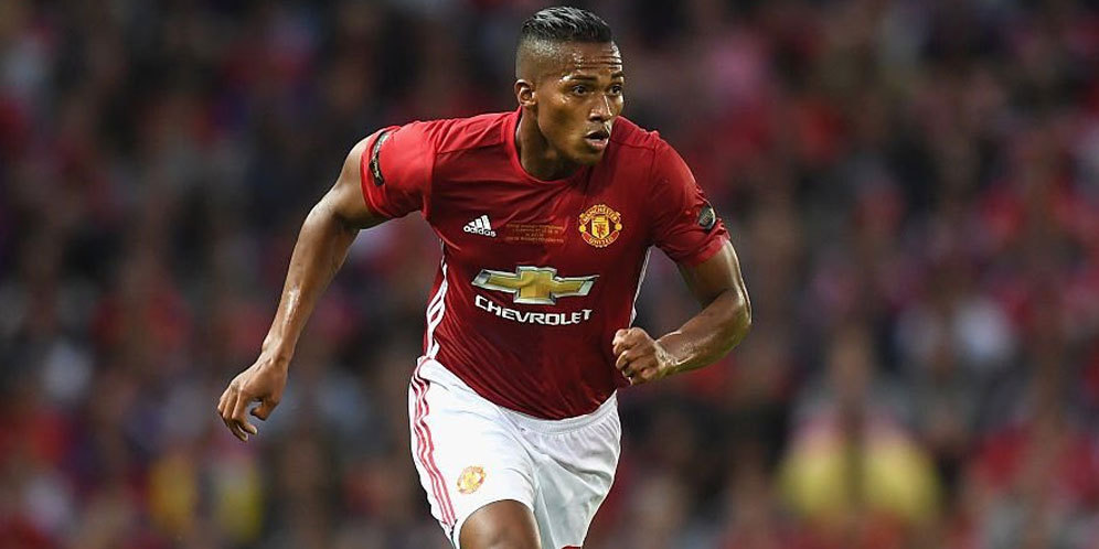 Valencia Ingin Enam Tahun Lagi di MU