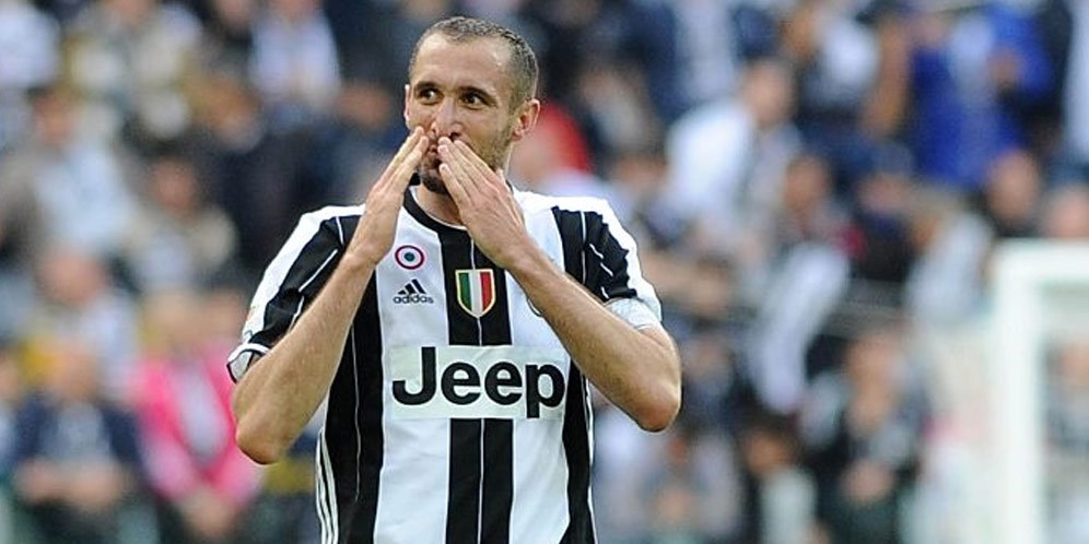 Chiellini Raih Gelar Master dari Universitas Turin