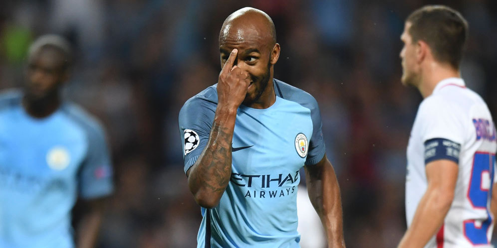 Guardiola Tak Jadi Lepas Fabian Delph dari Man City