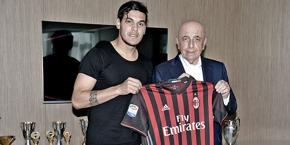 Gustavo Gomez Resmi Milik AC Milan