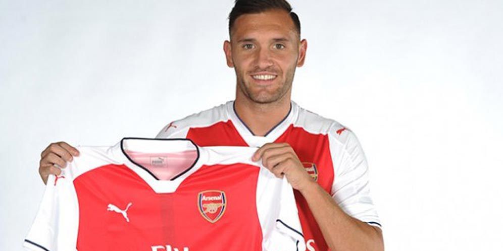 Lucas Perez Resmi Gabung Arsenal