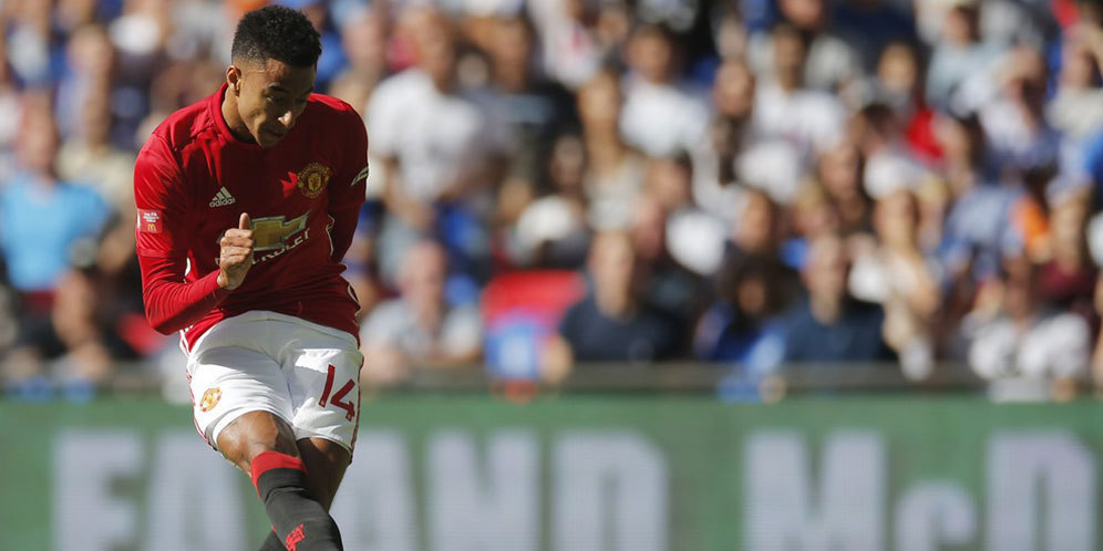 Chelsea dan Arsenal Berebut Bajak Lingard dari MU