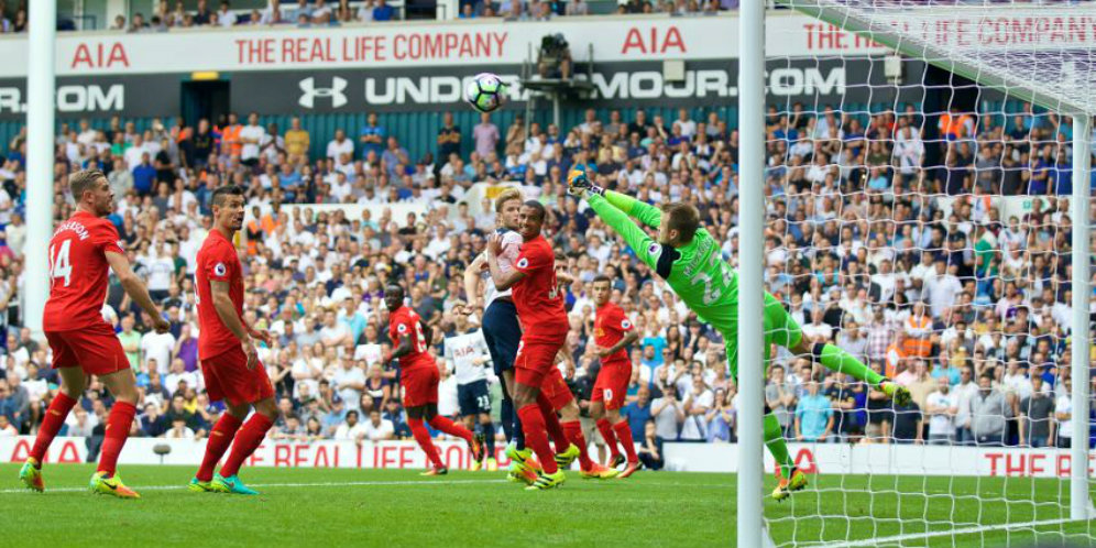 Duet Lovren dan Matip Dipuji Legenda Liverpool