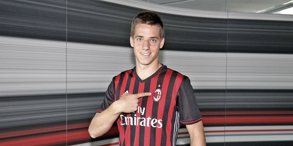 Pasalic Pastikan Masalah Cederanya Sudah Berlalu