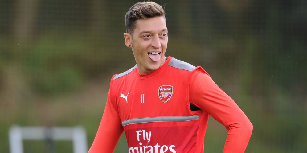 Wenger: Ozil Ingin Bertahan di Arsenal