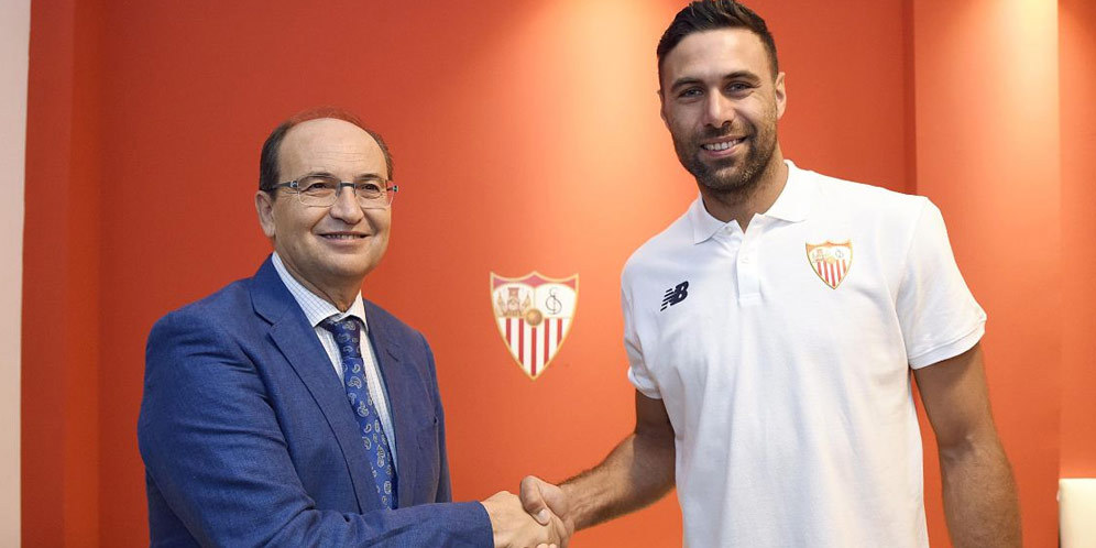 Tersisih di PSG, Sirigu ke Sevilla