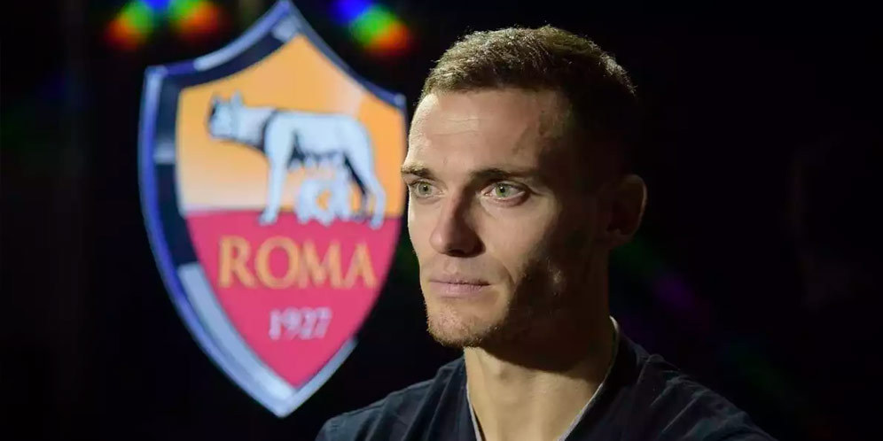 Vermaelen Tak Sabar Beraksi Dengan Totti