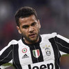 Mainkan Dani Alves Sebagai Bek Tengah, Ini Komentar Allegri