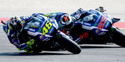 Race Direction: Manuver Rossi ke Lorenzo Normal Race Direction: Manuver Rossi ke Lorenzo Normal