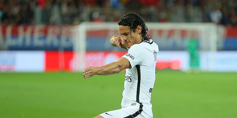 Cavani Borong 4 Gol Usai Memble Lawan Arsenal