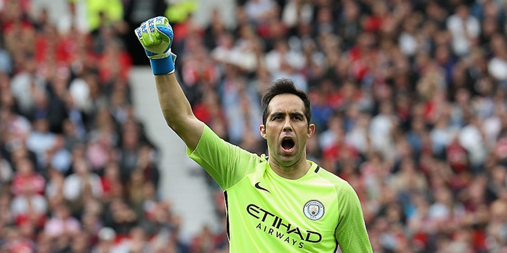 Buat Blunder Fatal, Keane Kritik Claudio Bravo