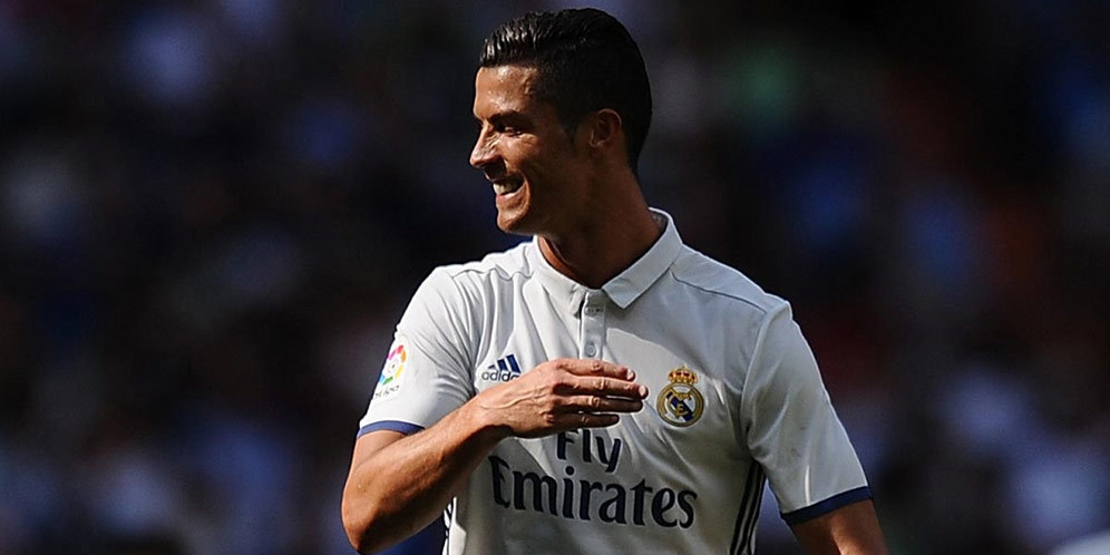 Ronaldo Resmi Perpanjang Kontrak di Real Madrid Hingga 2021