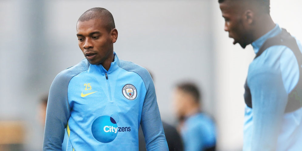 Fernandinho Merasa Terhormat Bela City