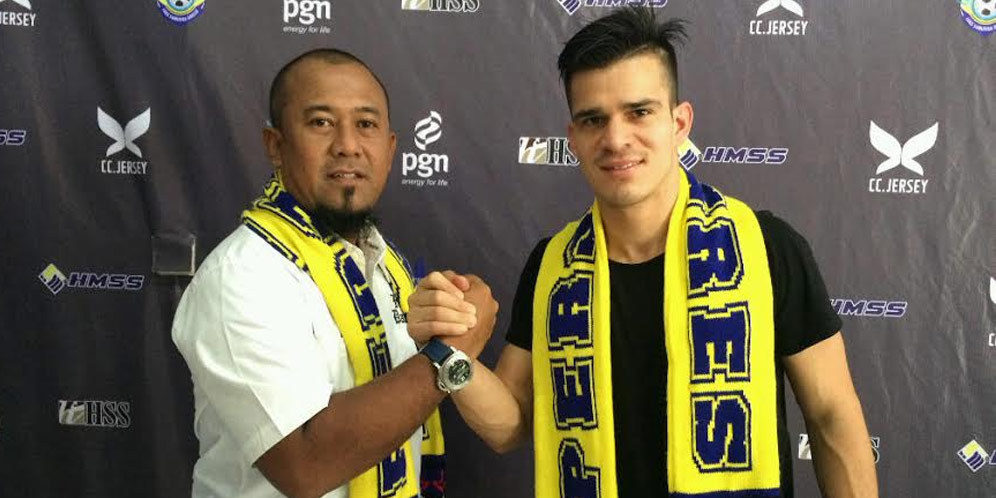 Persegres Bisa Turunkan Giron Lawan Persela