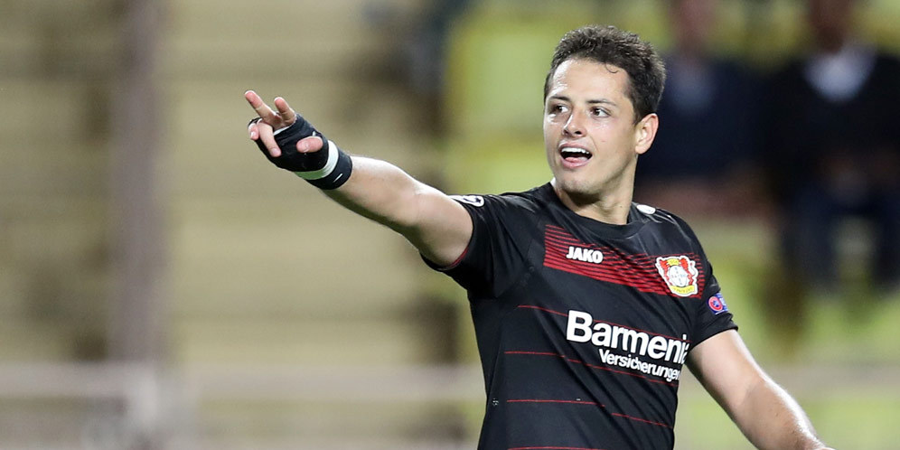 Kalah Taruhan, Chicharito Kini Tampil Plontos