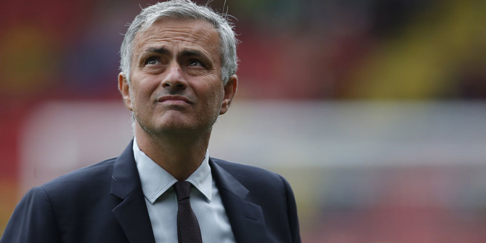 MU Jeblok, Dukun Ghana Salahkan Konflik Mourinho dengan Eva