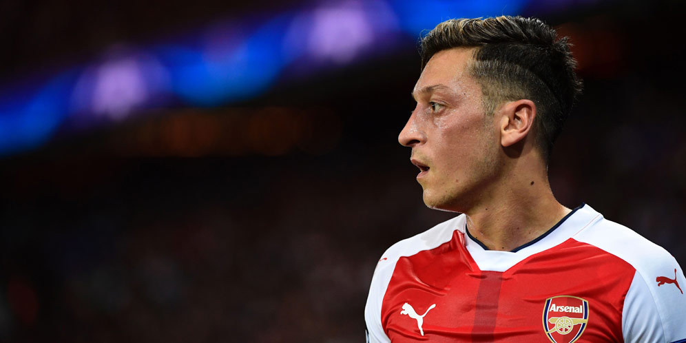 Ozil Belum Ikat Kontrak Baru, Tuntut Dua Hal dari Arsenal