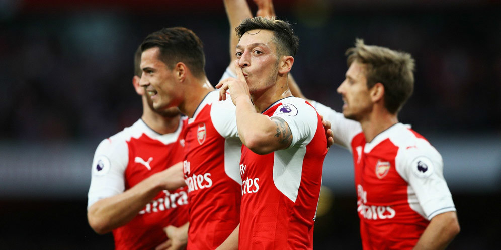 Legenda Arsenal Kecam Etos Kerja Mesut Ozil