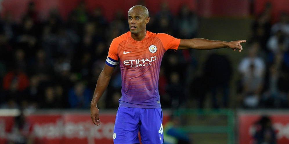 Kompany Bandingkan Situasi City dengan MU dan Arsenal