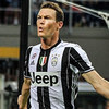 Lichtsteiner: Juve Frustasi, Tapi Tak Menyerah