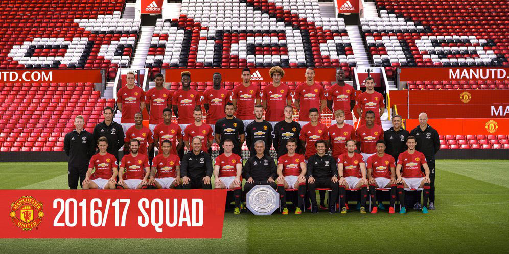 Schweinsteiger Tak Diajak Foto Resmi Skuat MU 2016/17