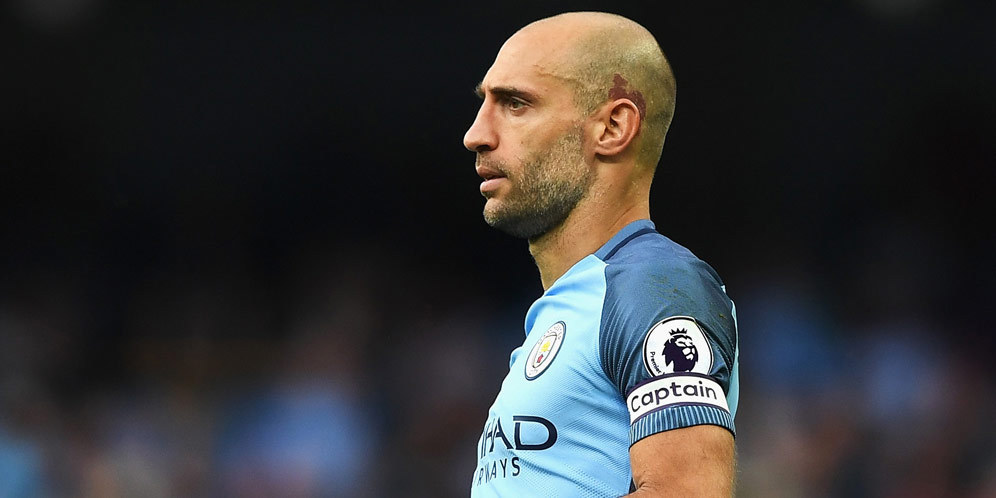 Barca Pertimbangkan Bawa Zabaleta dari City