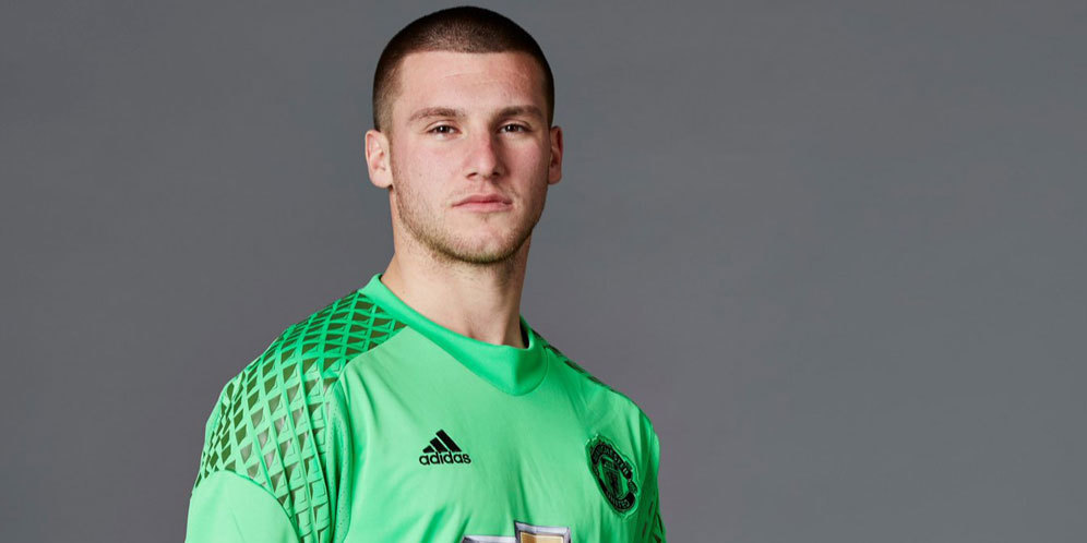 Aston Villa Incar Kiper Cadangan Manchester United