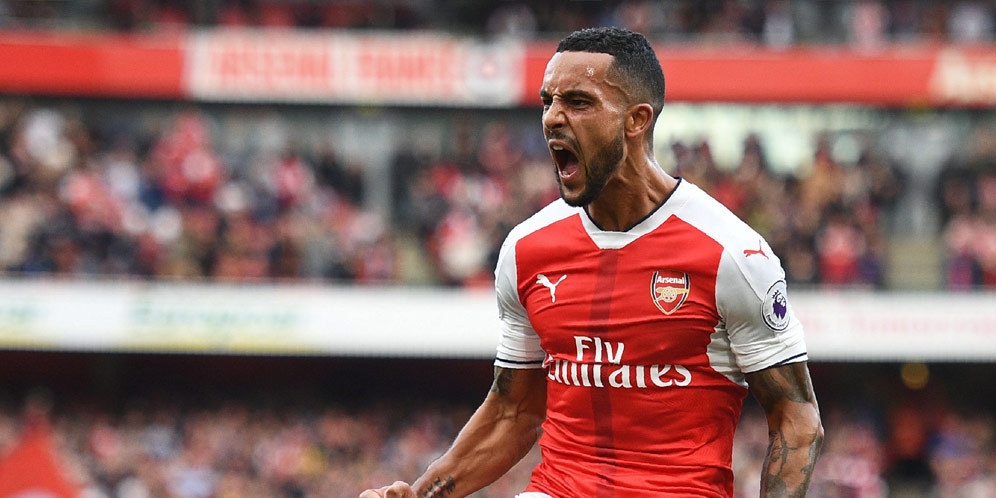 Walcott Kejar Gol ke-10 Demi Mesin Kopi