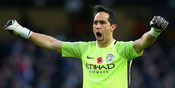 Claudio Bravo Dapat Dukungan Moril dari Pelatih Chile