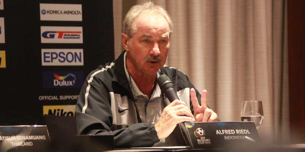 Alfred Riedl Kembali Keluhkan Kuota Pemanggilan Pemain Timnas