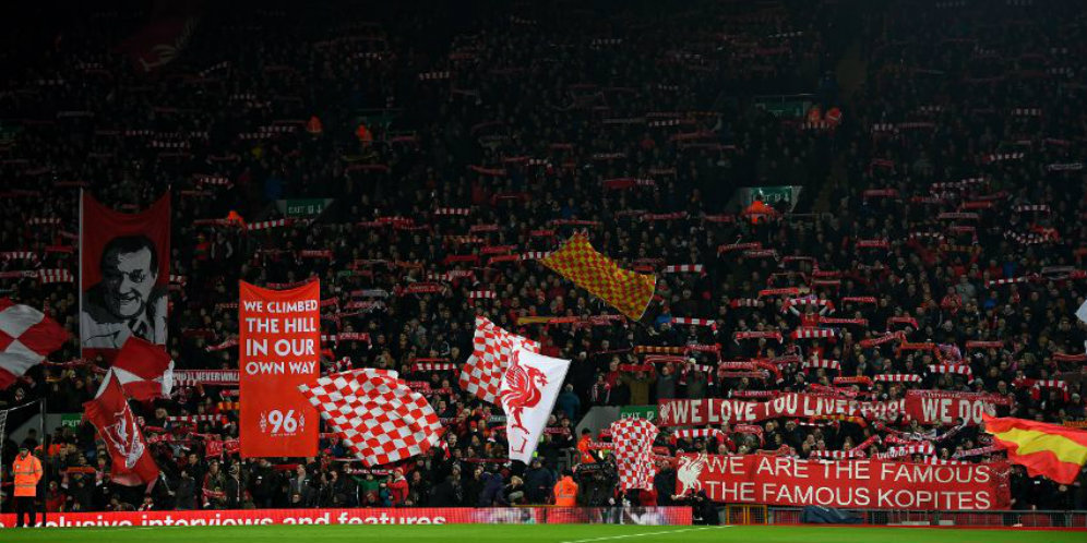 Fans Liverpool dan Leeds Kompak Lontarkan Chants Anti MU