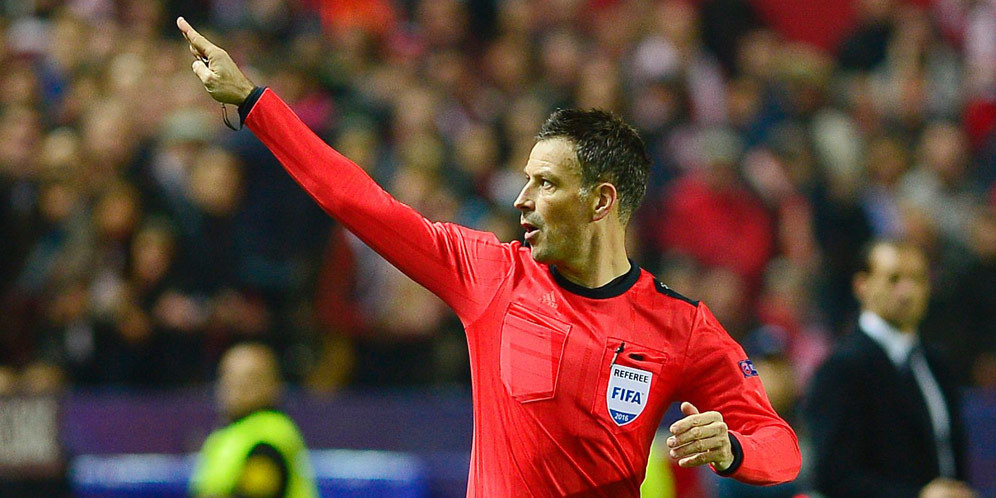 Mark Clattenburg Terpilih sebagai Wasit Terbaik 2016