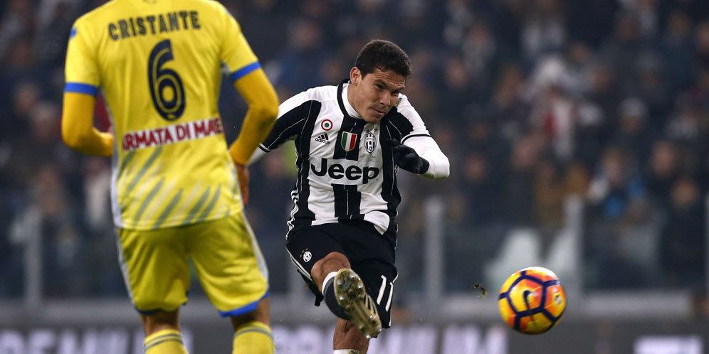 Fenerbahce Inginkan Gelandang Juventus, Hernanes?