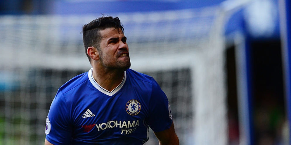 Diego Costa Ganggu Latihan Chelsea dengan Traktor!