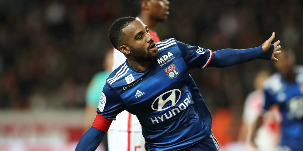 City Ikut Gabung Dalam Perburuan Lacazette