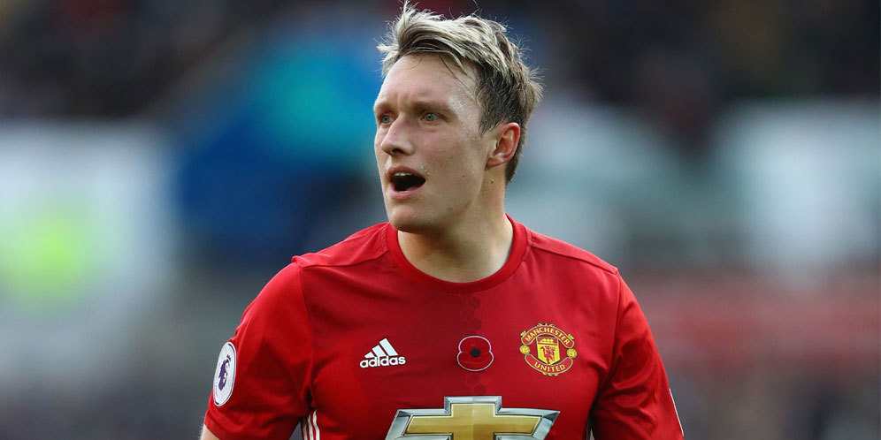 Sering Cedera, Phil Jones Pilih Pensiun Bermain PlayStation