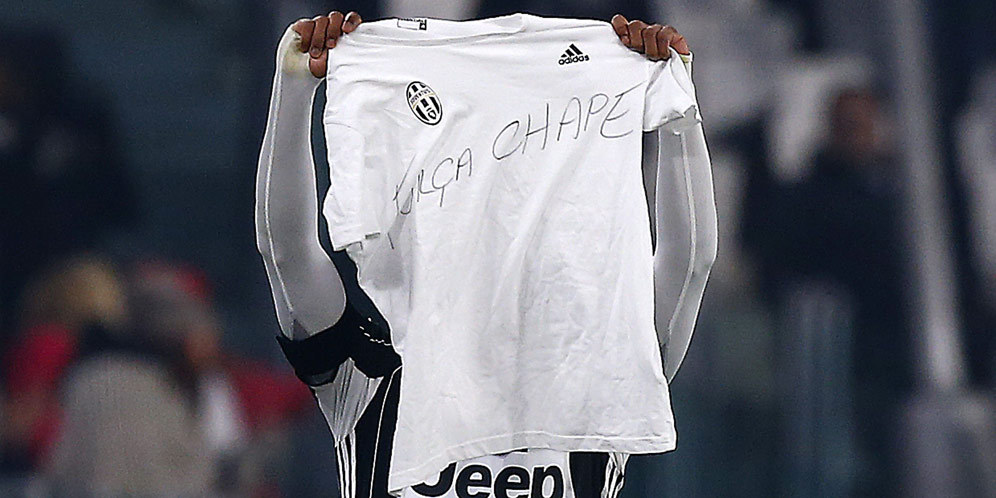 Alex Sandro, tribute untuk Chapecoense