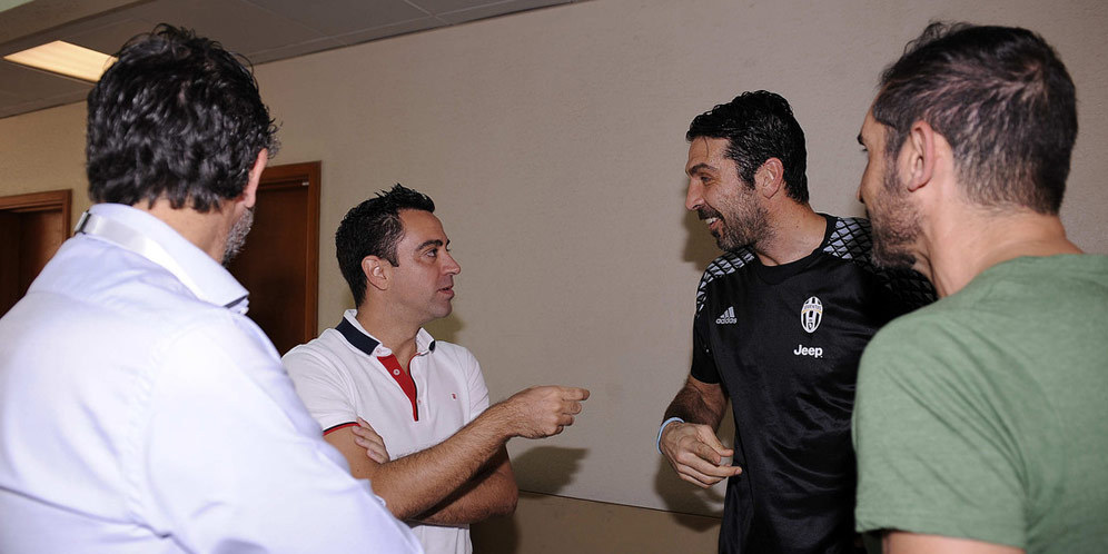 Xavi Sambut Buffon dan Kawan-kawan di Doha