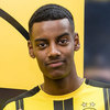 Transfer Alexander Isak, Dortmund Resmi Telikung Madrid