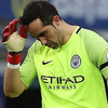 Claudio Bravo Butuh Dukungan dari Fans dan Pemain