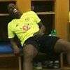 Gaya Tertawa Kurt Zouma Ini Dijamin Bikin Ngakak Gaya Tertawa Kurt Zouma Ini Dijamin Bikin Ngakak