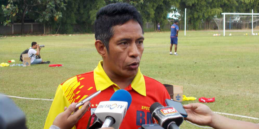 Masa Depan Pelatih Persipura Belum Jelas