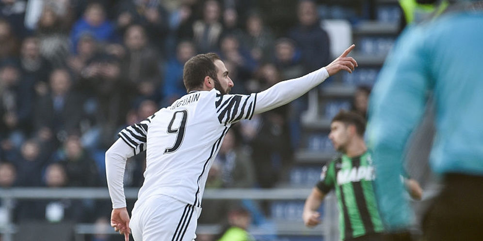 Gonzalo Higuain Sang Spesialis 15 Menit