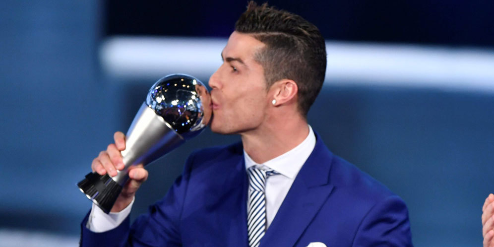 Cristiano Ronaldo Menangkan The Best FIFA Men's Player 2016