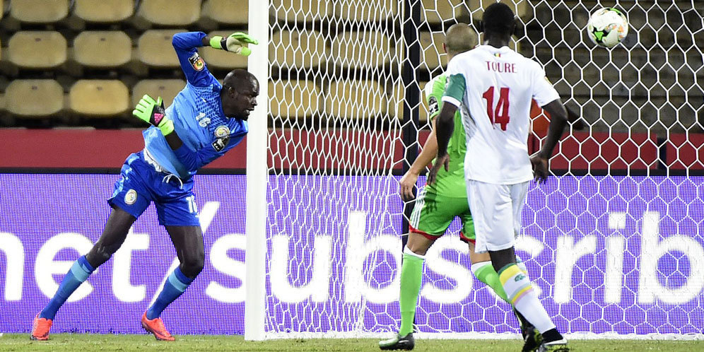 Buang-buang Waktu, Kiper Senegal Tendang Kaki Sendiri